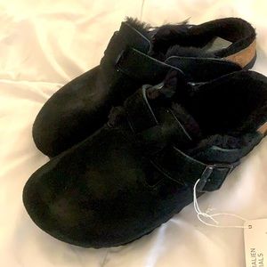 Boston black with black lamb lining.